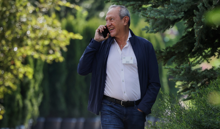 Egyptian billionaire Nassef Sawiris buys a 5.84% share in Orascom Construction from his brother Naguib Sawiris for $8.9 million